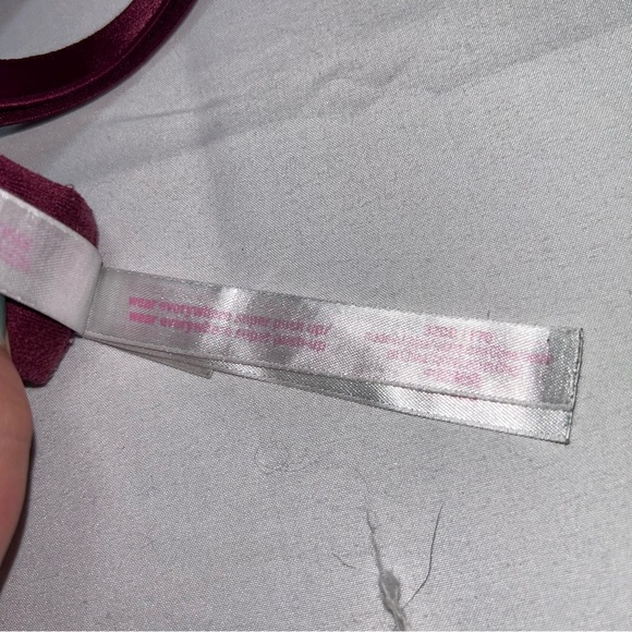 Victoria’s Secret Bra T-Shirt Bombshell Push Up Bra Burgundy Add 2 Sizes - Picture 4 of 4